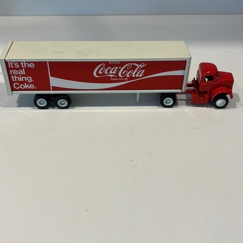Winross Coca-Cola Collectible Truck